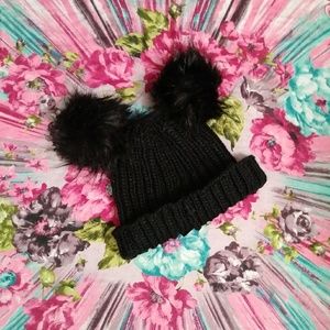 Knitted Pom-Pom Hat!